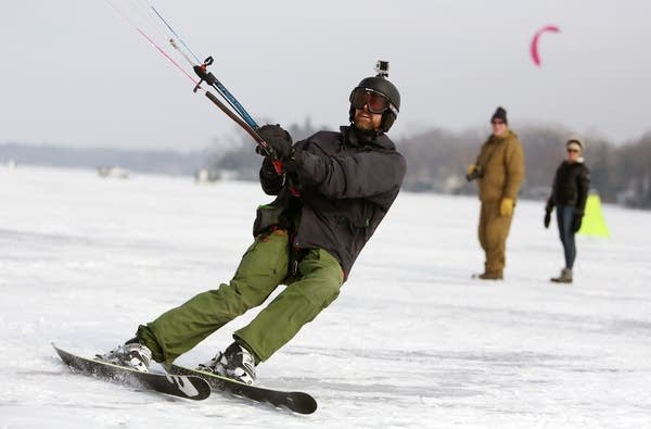 Le snowkite : quand l’hiver devient un terrain de jeu